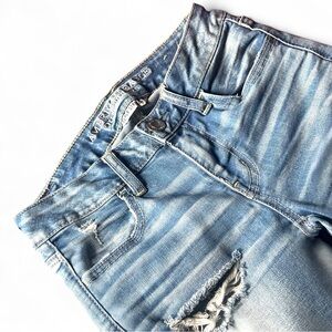 American Eagle Outfitters Women's Light Blue High Rise Jeans